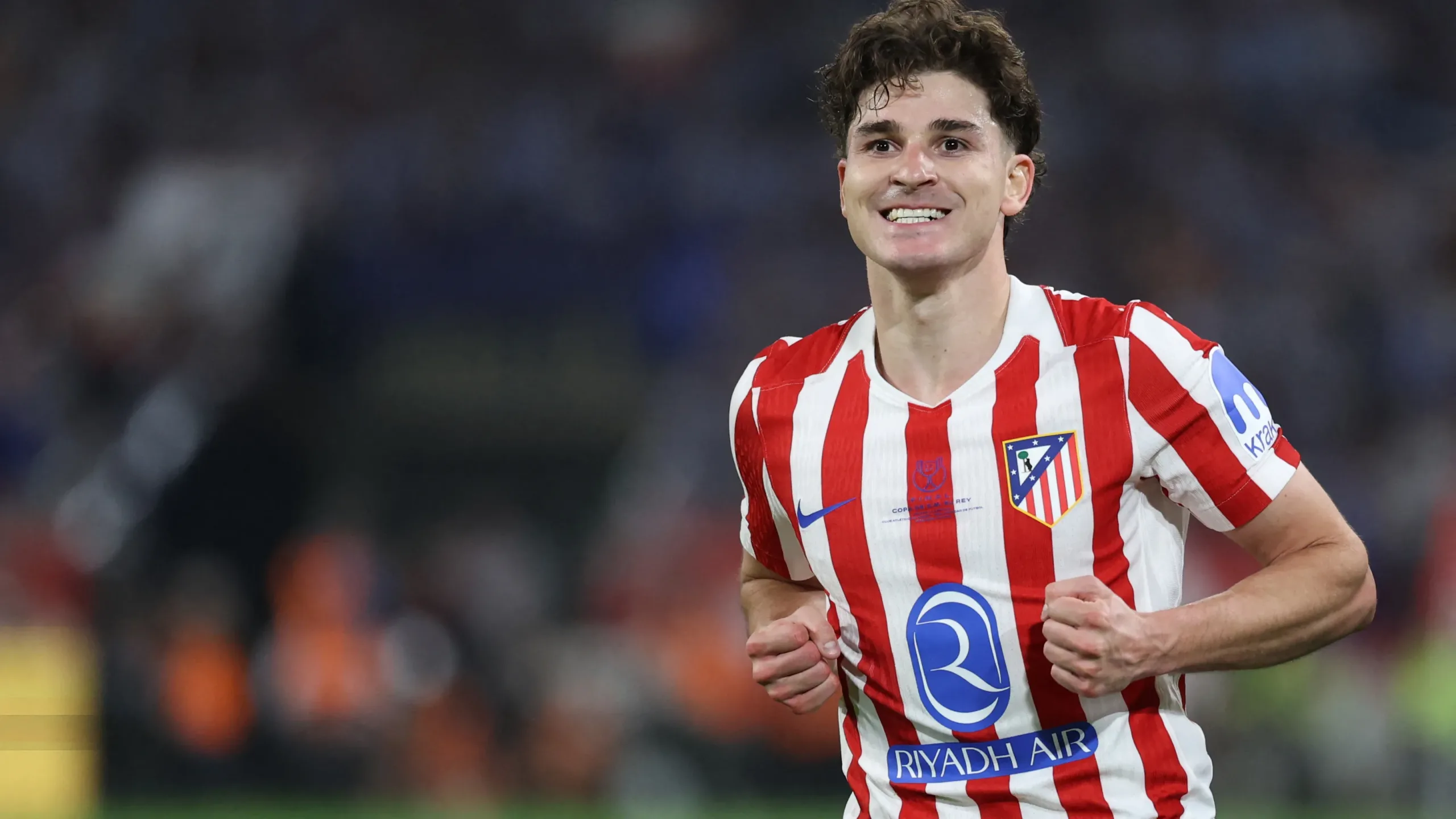 لم يتراجع عن موقفه ولم يعتذر وطلبوا منه الإعلان عن الرحيل.. تقارير تكشف خداع أتلتيكو مدريد لألفاريز في كأس العالم!