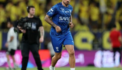 فيديو: نيفيز ينقذ إنزاجي ويعبر بالهلال لثمن نهائي كأس الملك