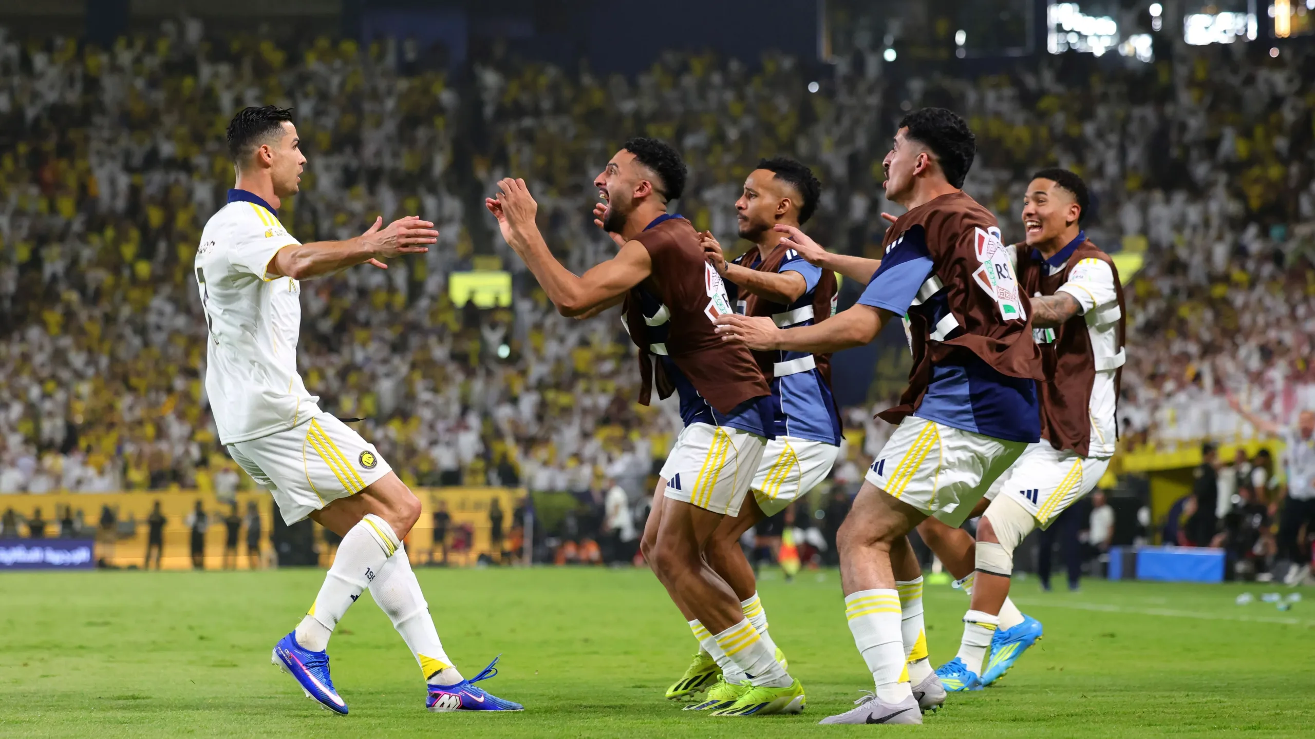 سر استبعاد ثنائي النصر “المحترف” ضد الرياض.. وهذا موقف كريستيانو رونالدو!