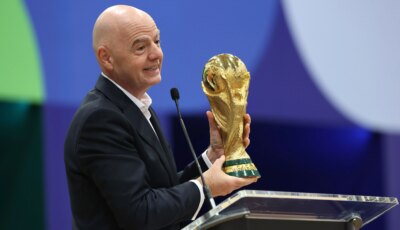 وسط مخاطر الانفصال والتمرد .. إنفانتينو يستخدم “مقترح كأس العالم” لإنقاذ منصبه