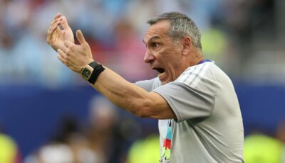 طلب دونيس يهدد كلاسيكو الهلال والاتحاد