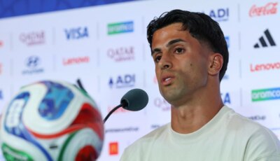 “الأمر بيد الإدارة”.. إنزاجي يفتح الباب أمام عودة كانسيلو إلى برشلونة
