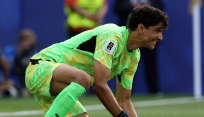 بونو يُغطي العيوب.. أسطورة الهلال يصدم إنزاجي
