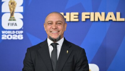 بعد زواجه من مغربية.. ما حقيقة اعتناق روبرتو كارلوس الإسلام؟