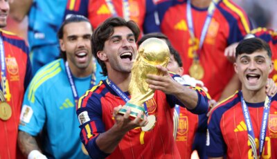 لبيع فيران توريس.. برشلونة ينتظر خطوة رسمية من باريس