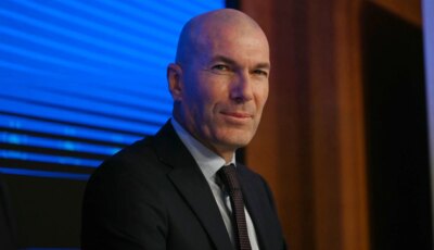 بطل العالم واليورو .. زين الدين زيدان يضم زميله في جهاز منتخب فرنسا الجديد!