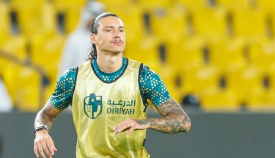 “تجربة لا أتمنى أن يمر بها أي لاعب وزوجتي لم تسمح لي بالسقوط” .. داروين نونيز يتحدث عن فترته في الهلال