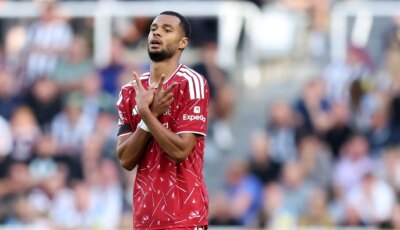 نجم ليفربول يعارض رحيل جاكبو إلى مانشستر سيتي