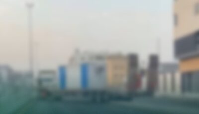 مرور الشرقية يضبط قائد شاحنة ارتكب مخالفة القيادة فوق الرصيف