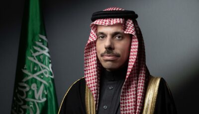 وزير الخارجية يجري اتصالًا هاتفيًا بنظيره التركي