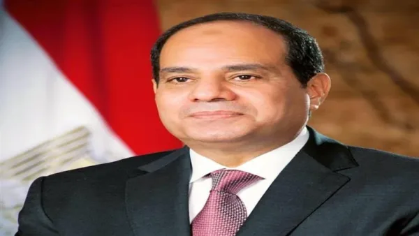 السيسي يعزي ماكرون في ضحايا الحرائق ويجدد إدانة اعتداءات الكويت