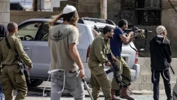 الهلال الأحمر الفلسطيني: إصابة شاب برصاص الاحتلال في مخيم الجلزون شمال رام الله