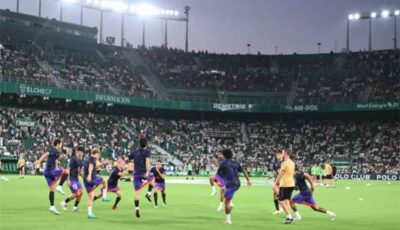 المشهد الرياضي – إلتشي ضد برشلونة.. لاعبو البلوغرانا يبدؤون الإحماء قبل مواجهة الدوري الإسباني