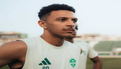 الأهلي يوافق على إعارة يزن مدني