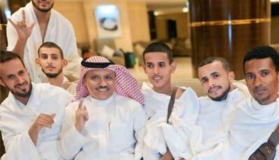 المشهد اليمني – مشهدٌ مؤثرٌ.. معتمرو الصم والبكم يصلون مكة ويحملون رسالةً مفاجئةً لمحافظ أبين