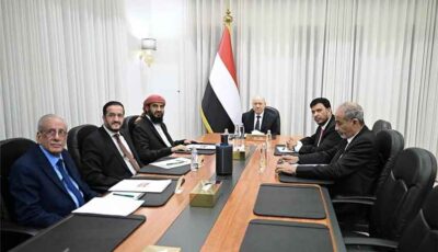 المشهد اليمني – نائب الرئيس العليمي: القوات المسلحة اليمنية تُدار من غرفة عمليات واحدة واستعادة الدولة أولوية المرحلة