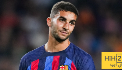 البند الغريب في عقد توريس .. هل توقع أليماني رحيله عن برشلونة ؟