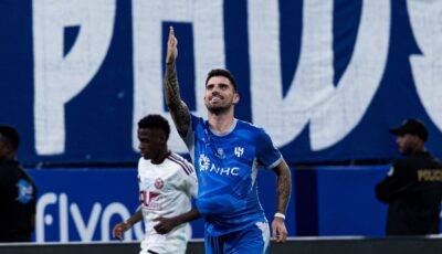 الهلال يضرب الفيصلي برباعية.. نيفيز يتوهج والزعيم يحسم المواجهة 4-2