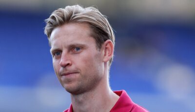 دي يونج: هذا الصحفي كاذب.. ولم أرفض اللعب أمام أتلتيكو مدريد!
