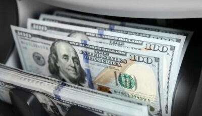الدولار يتراجع مع ضعف مبيعات التجزئة الأمريكية.. والأسواق تترقب الفائدة