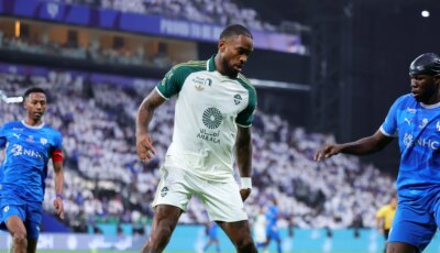 توني يقود هجوم الأهلي أمام الرياض بدروي روشن